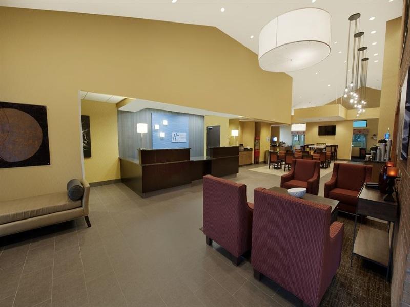 Holiday Inn Express Fredericksburg - Southpoint By Ihg Esterno foto