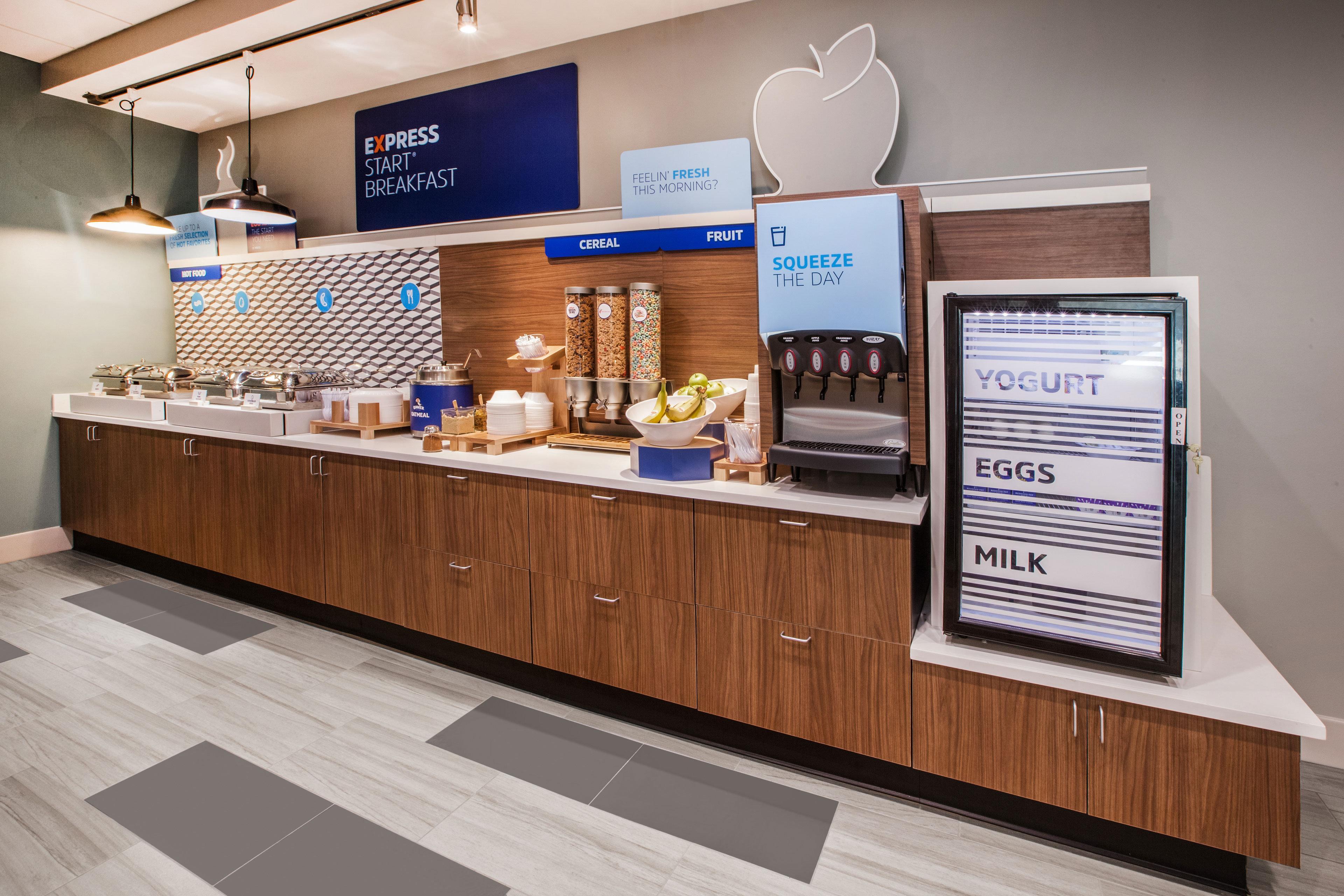 Holiday Inn Express Fredericksburg - Southpoint By Ihg Esterno foto