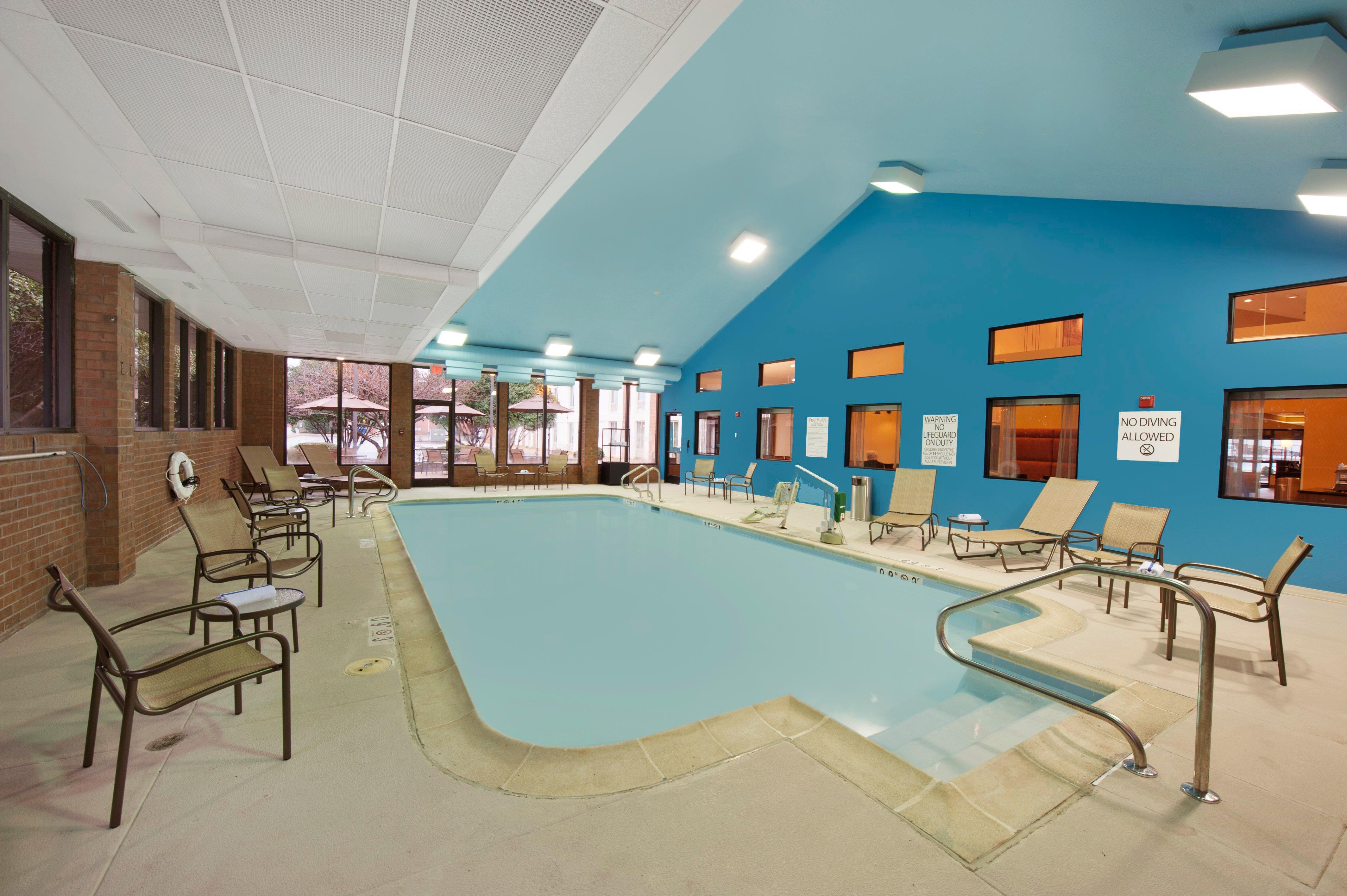 Holiday Inn Express Fredericksburg - Southpoint By Ihg Esterno foto